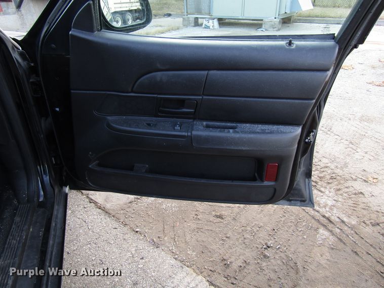 image for item DG6673 2011 Ford Crown Victoria Police Interceptor