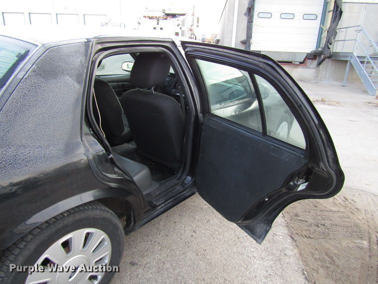 image for item DG6673 2011 Ford Crown Victoria Police Interceptor