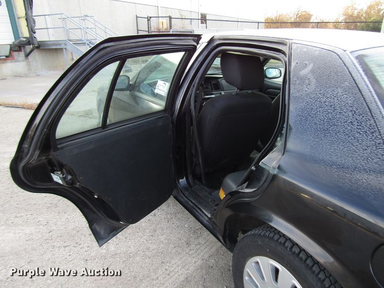 image for item DG6673 2011 Ford Crown Victoria Police Interceptor