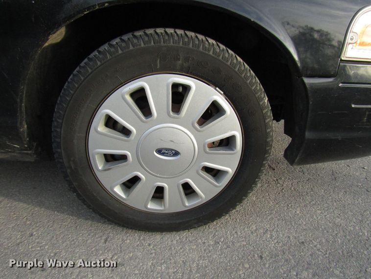 image for item DG6673 2011 Ford Crown Victoria Police Interceptor