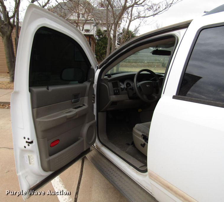image for item DG6738 2005 Dodge Durango SUV