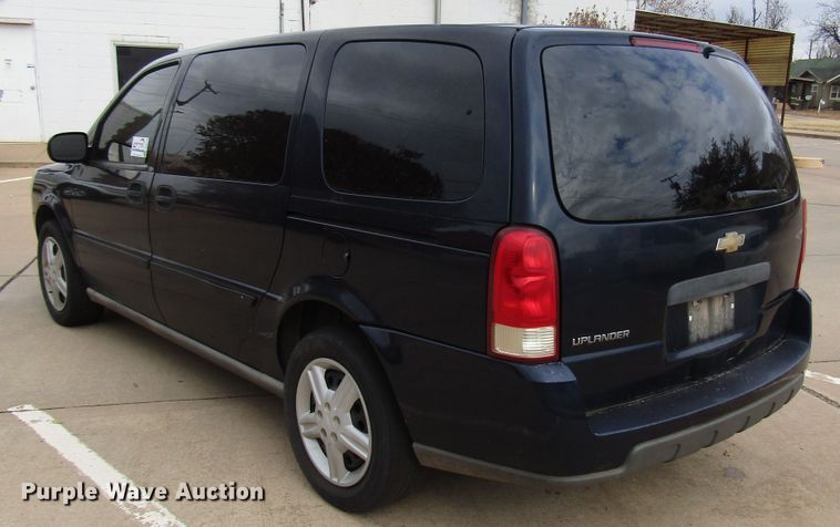 image for item DG6739 2005 Chevrolet Uplander SUV