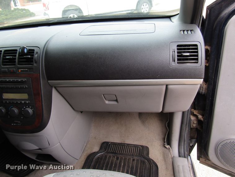 image for item DG6739 2005 Chevrolet Uplander SUV