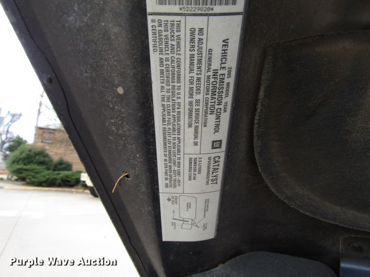 image for item DG6739 2005 Chevrolet Uplander SUV