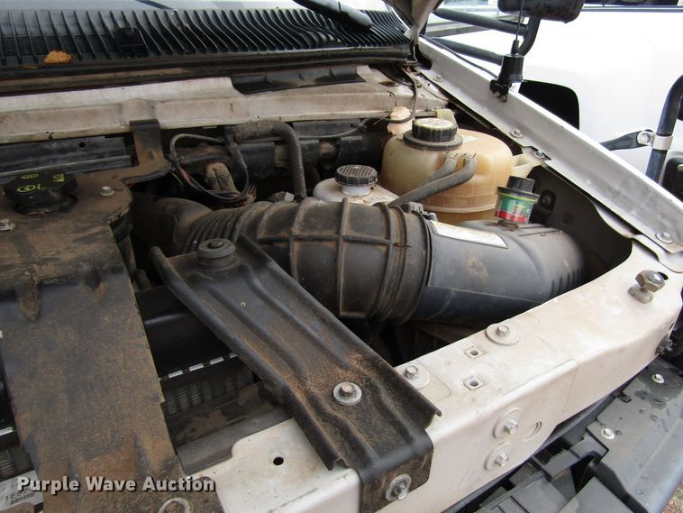 image for item DG6740 2007 Ford E450 shuttle bus