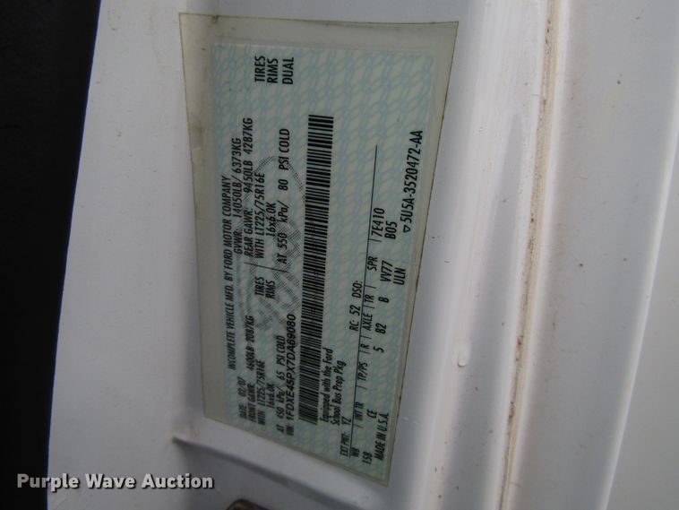 image for item DG6740 2007 Ford E450 shuttle bus