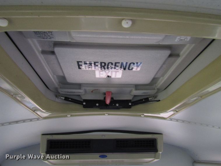 image for item DG6741 2001 Ford Econoline E450 shuttle bus