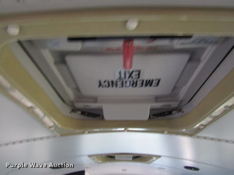 image for item DG6741 2001 Ford Econoline E450 shuttle bus