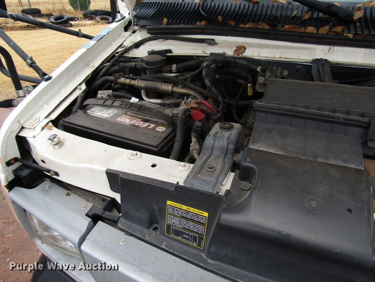 image for item DG6741 2001 Ford Econoline E450 shuttle bus