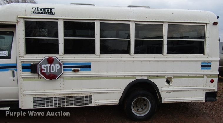 image for item DG6741 2001 Ford Econoline E450 shuttle bus