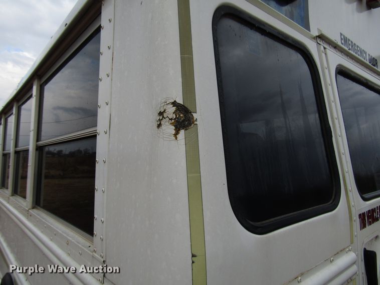 image for item DG6741 2001 Ford Econoline E450 shuttle bus