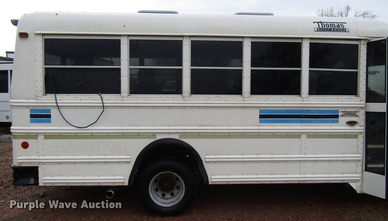 image for item DG6741 2001 Ford Econoline E450 shuttle bus