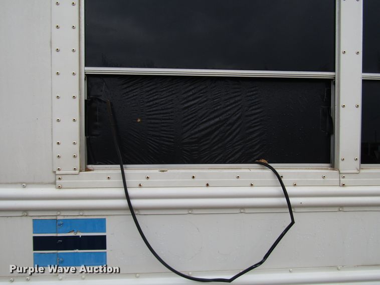 image for item DG6741 2001 Ford Econoline E450 shuttle bus