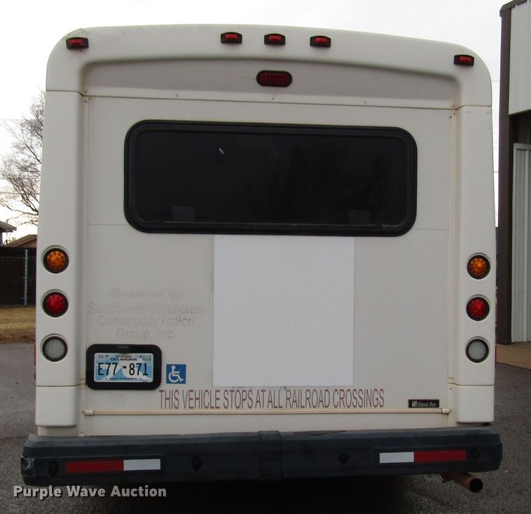 image for item DG6742 2007 Ford Econoline E450 shuttle bus
