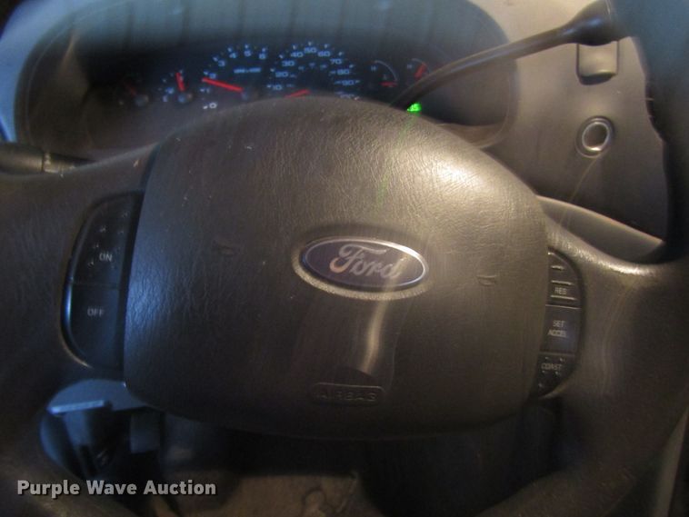 image for item DG6742 2007 Ford Econoline E450 shuttle bus