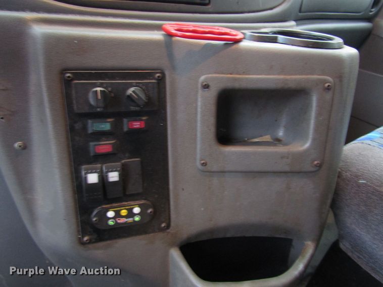 image for item DG6742 2007 Ford Econoline E450 shuttle bus