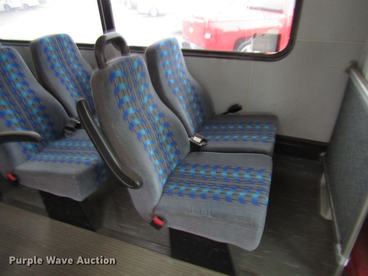 image for item DG6742 2007 Ford Econoline E450 shuttle bus