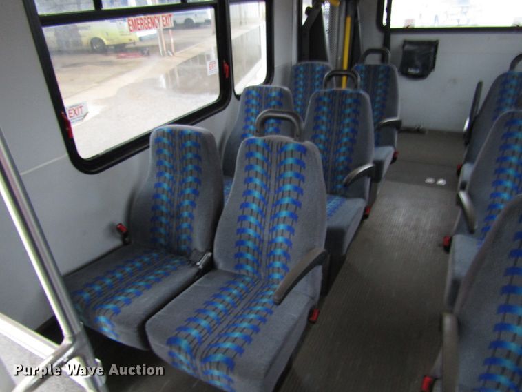 image for item DG6742 2007 Ford Econoline E450 shuttle bus