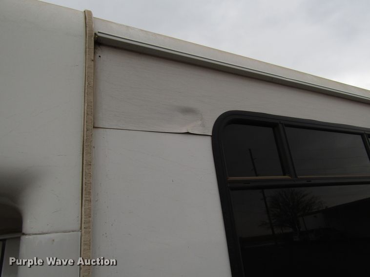 image for item DG6742 2007 Ford Econoline E450 shuttle bus