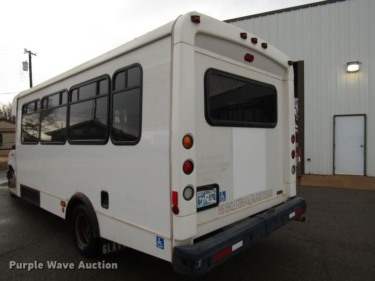 image for item DG6742 2007 Ford Econoline E450 shuttle bus