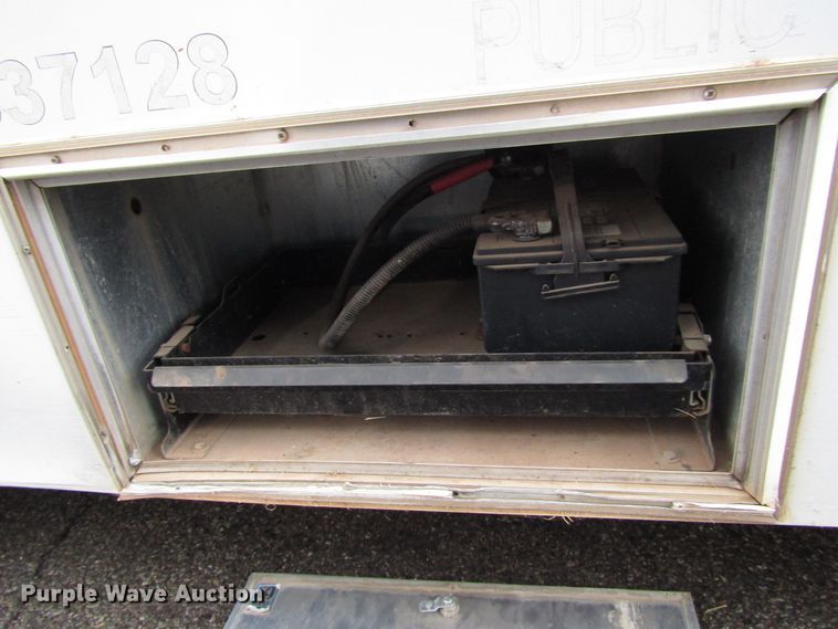 image for item DG6742 2007 Ford Econoline E450 shuttle bus