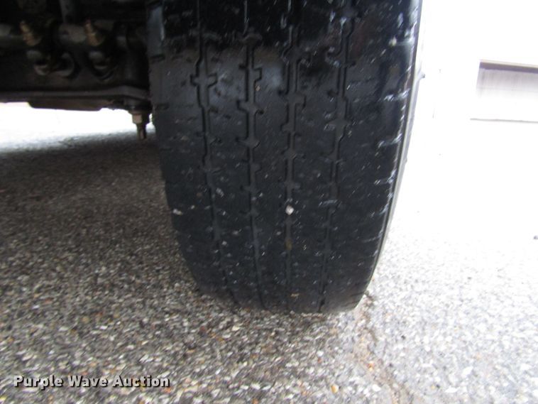 image for item DG6742 2007 Ford Econoline E450 shuttle bus