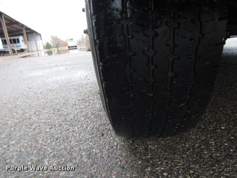 image for item DG6742 2007 Ford Econoline E450 shuttle bus