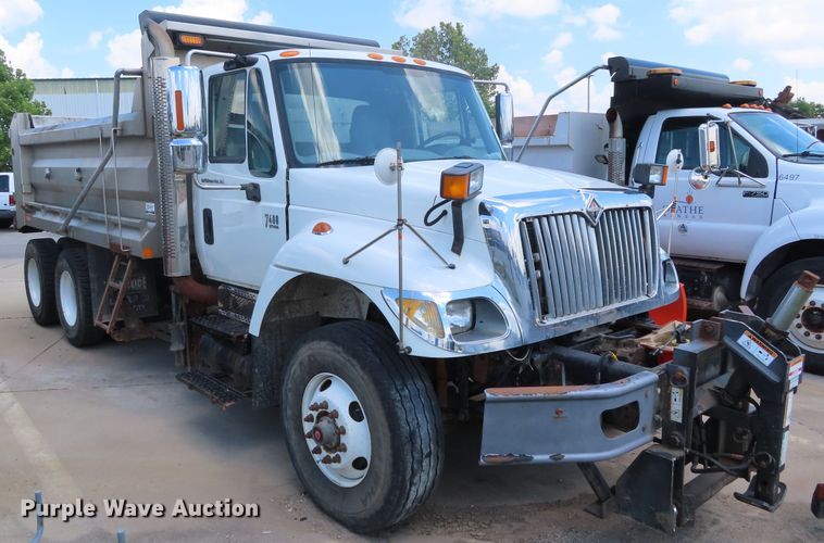 image for item DH0263 2007 International 7400 dump truck