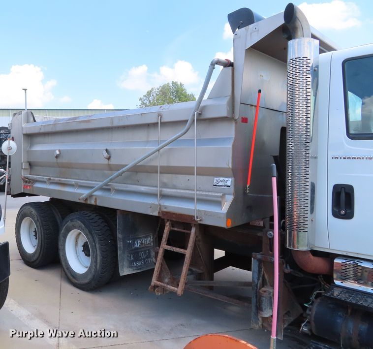 image for item DH0263 2007 International 7400 dump truck