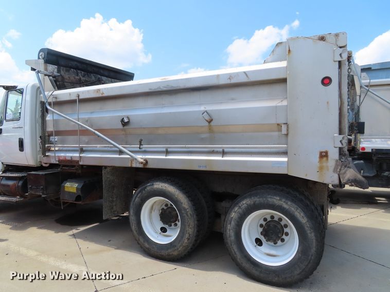 image for item DH0263 2007 International 7400 dump truck