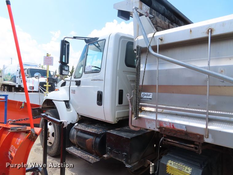 image for item DH0263 2007 International 7400 dump truck