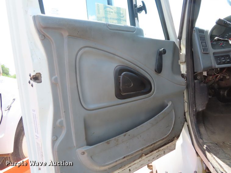 image for item DH0263 2007 International 7400 dump truck