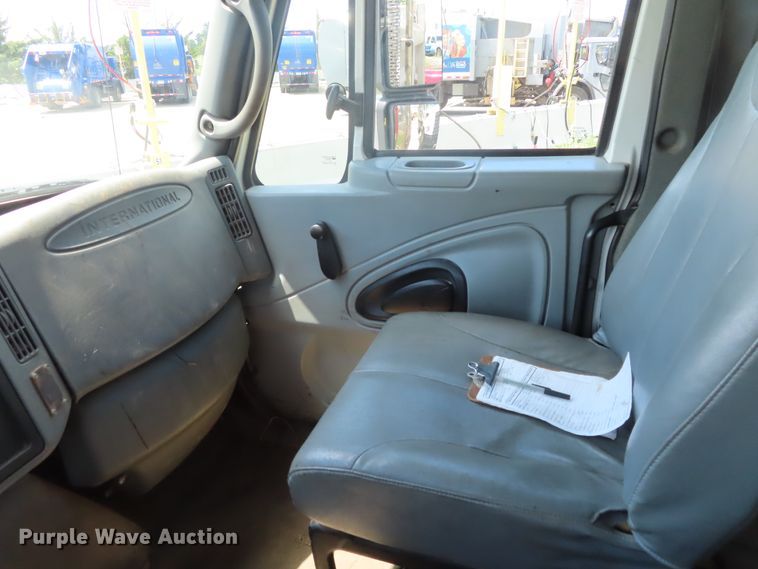 image for item DH0263 2007 International 7400 dump truck