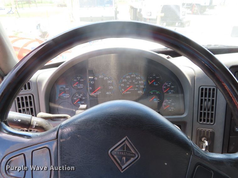 image for item DH0263 2007 International 7400 dump truck