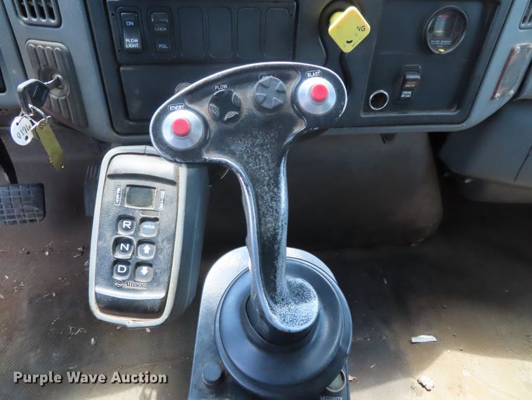 image for item DH0263 2007 International 7400 dump truck