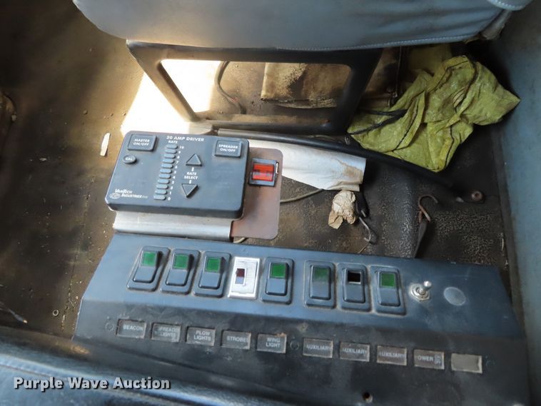 image for item DH0263 2007 International 7400 dump truck