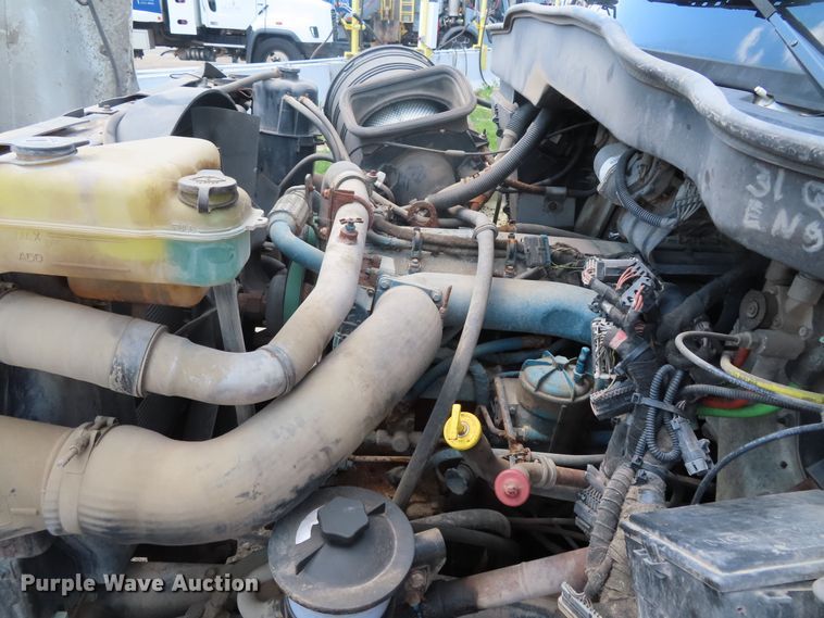 image for item DH0263 2007 International 7400 dump truck