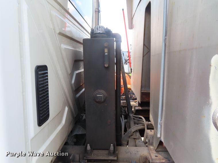 image for item DH0263 2007 International 7400 dump truck