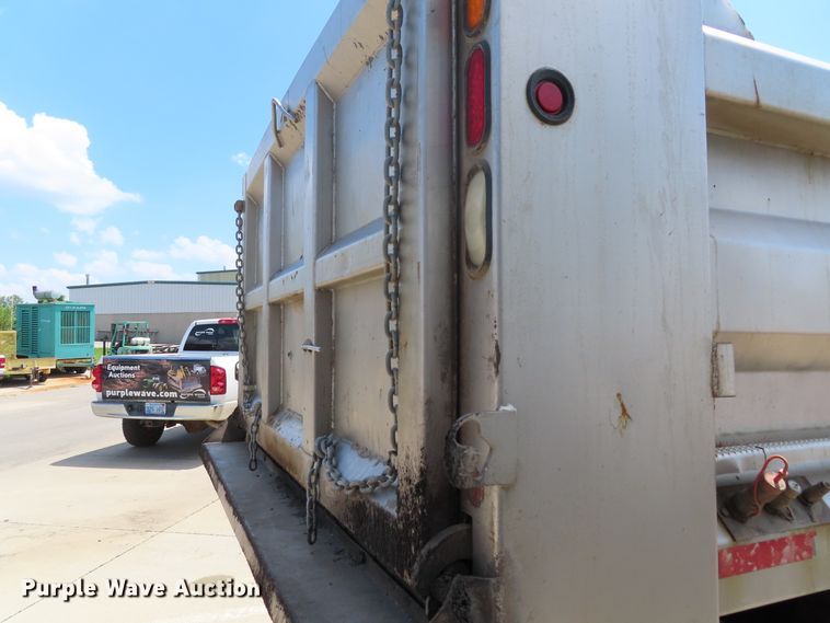 image for item DH0263 2007 International 7400 dump truck