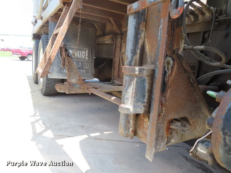 image for item DH0263 2007 International 7400 dump truck