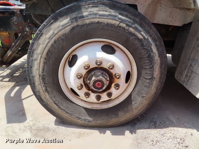 image for item DH0263 2007 International 7400 dump truck