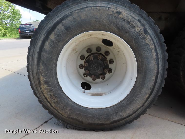 image for item DH0263 2007 International 7400 dump truck