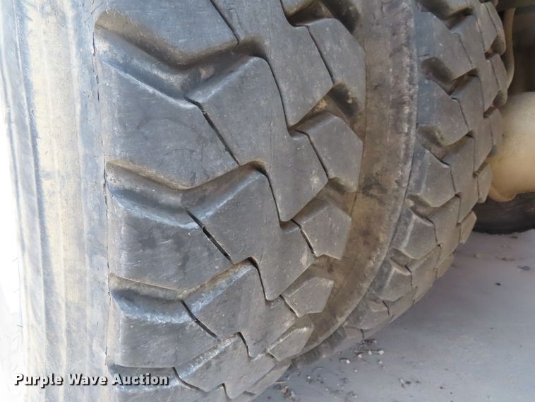 image for item DH0263 2007 International 7400 dump truck