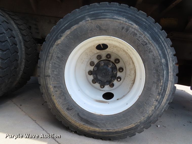 image for item DH0263 2007 International 7400 dump truck