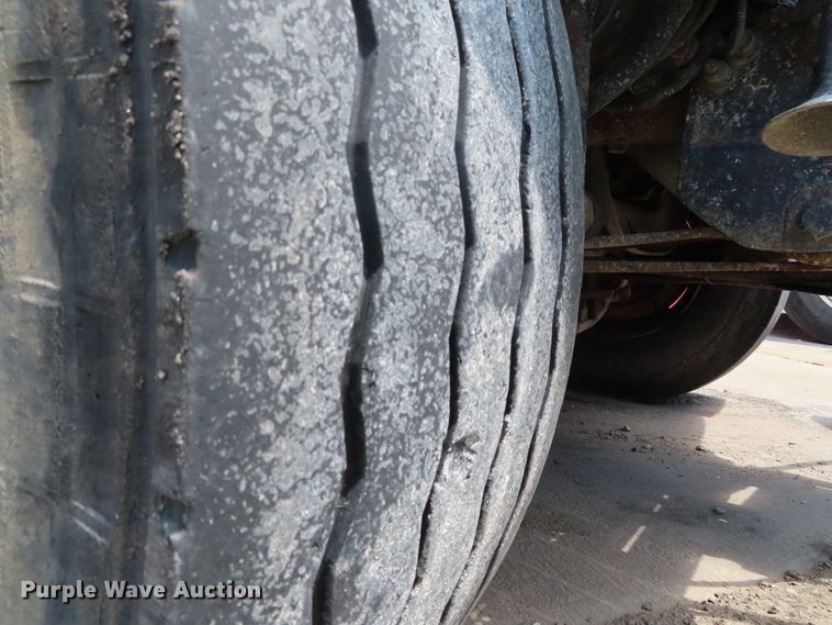 image for item DH0263 2007 International 7400 dump truck