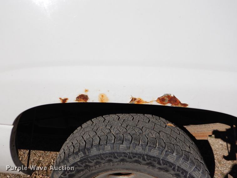 image for item DH2693 2004 Chevrolet Silverado 1500 pickup truck