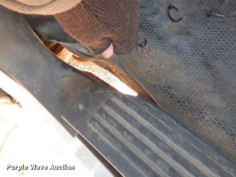 image for item DH2693 2004 Chevrolet Silverado 1500 pickup truck