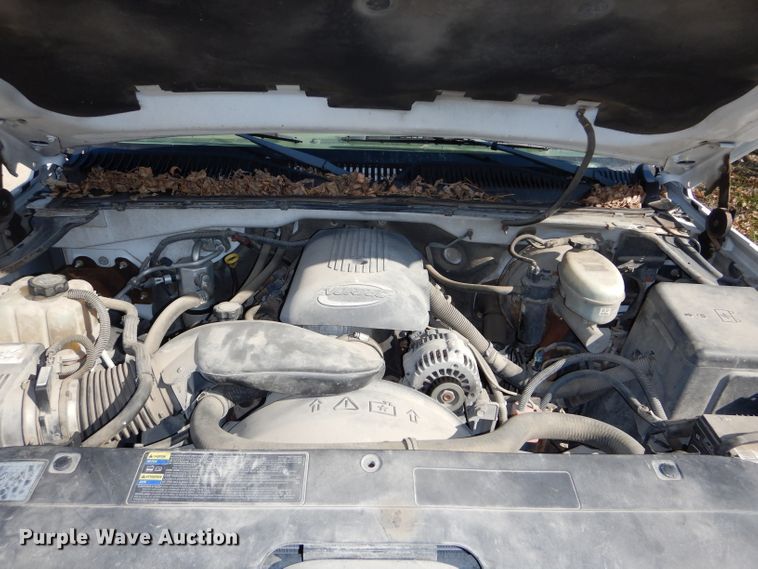 image for item DH2693 2004 Chevrolet Silverado 1500 pickup truck