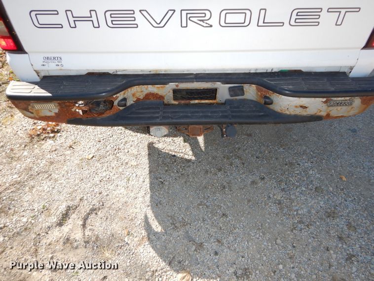 image for item DH2693 2004 Chevrolet Silverado 1500 pickup truck