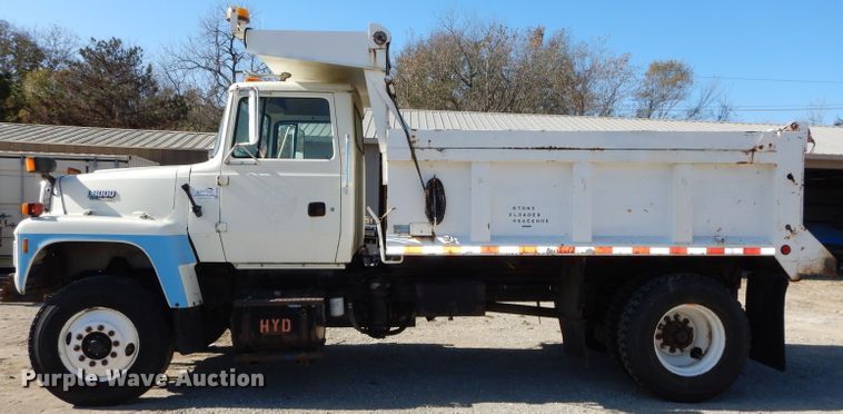 image for item DH2700 1994 Ford L8000 dump truck